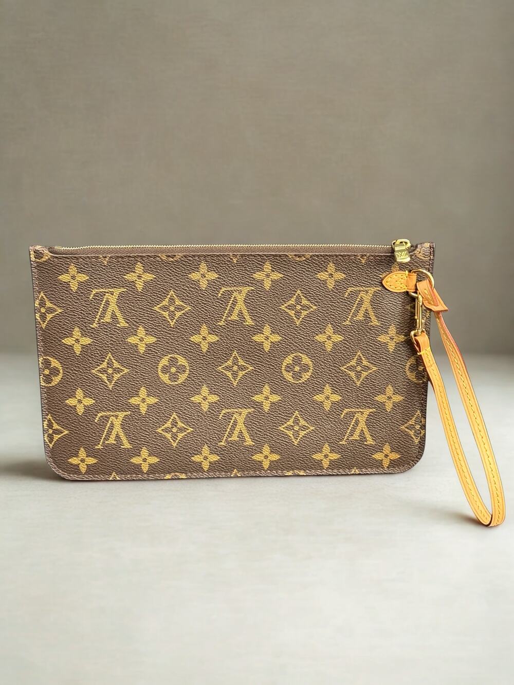 KB028: Louis Vuitton Flat Zip Pouch*Neverfull Pouch*COA